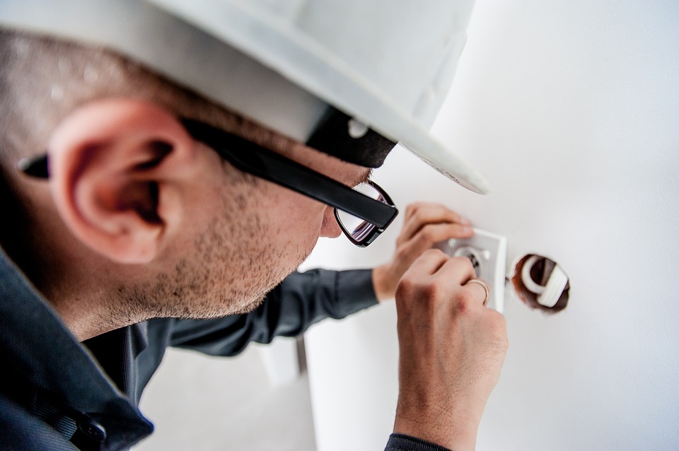 Travaux d&rsquo;électricité en Algérie